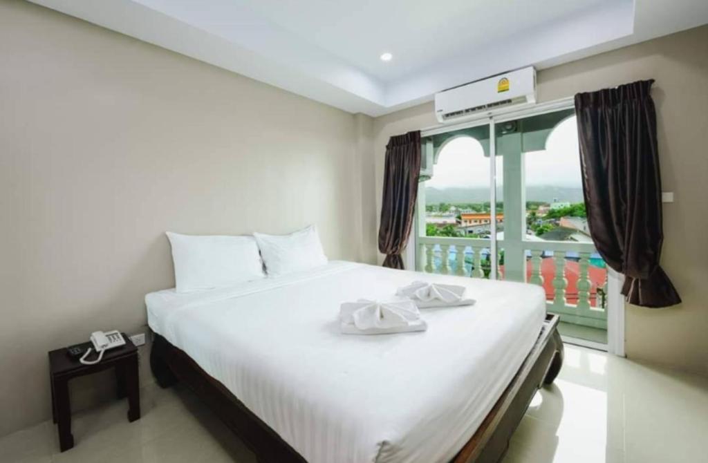 Tyler Cherngtalay – Phuket